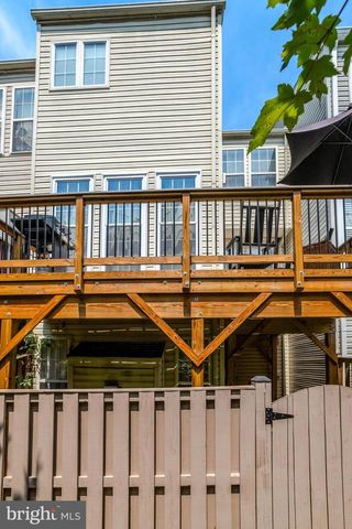 7837 DOGUE INDIAN CIR, Lorton, VA 22079