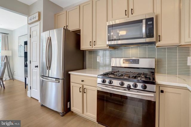 7837 DOGUE INDIAN CIR, Lorton, VA 22079