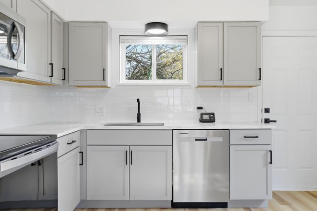 228 S Ashburton Road, Columbus, OH 43213