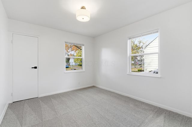 228 S Ashburton Road, Columbus, OH 43213