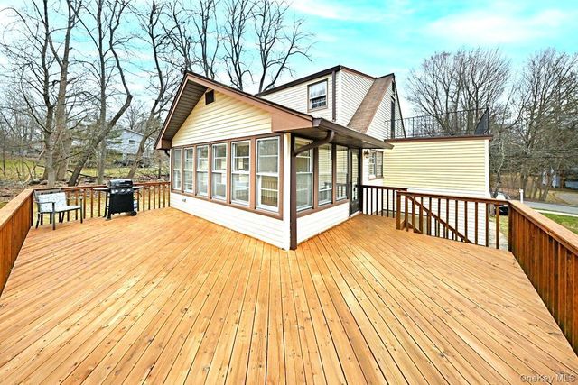 160 E Willow Tree Road, Spring Valley, NY 10977