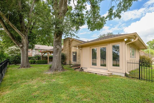 7715 Brush Wood Drive, Houston, TX 77088