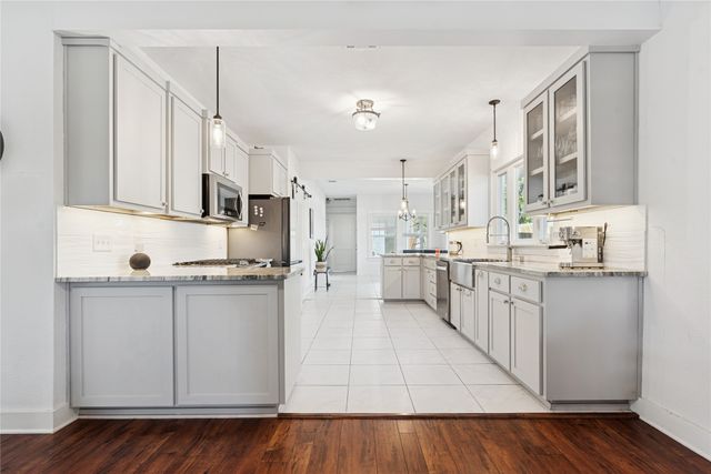 2844 S Adams Street, Fort Worth, TX 76110