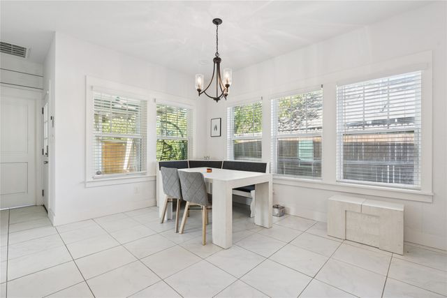 2844 S Adams Street, Fort Worth, TX 76110