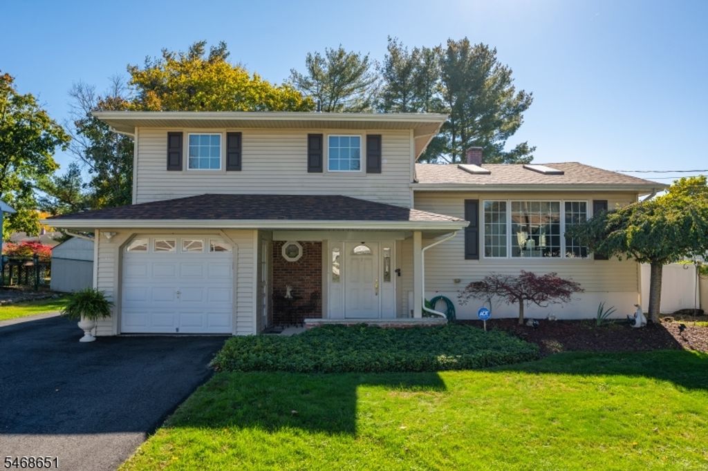 4 Fairmount Rd, Mount Olive Twp., NJ 07836 — exterior