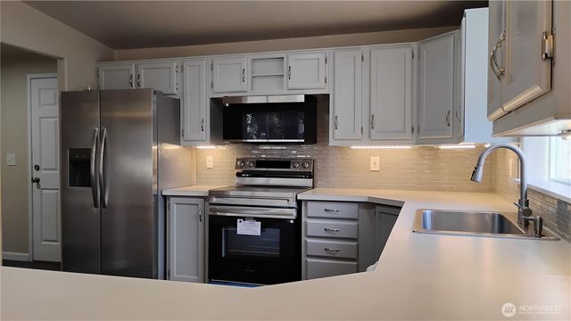 150 E Kingston Way, Shelton, WA 98584