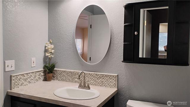 150 E Kingston Way, Shelton, WA 98584