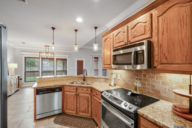10210 Indian Creek Dr, Denham Springs, LA 70726