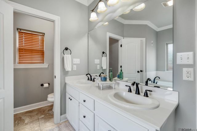 10210 Indian Creek Dr, Denham Springs, LA 70726