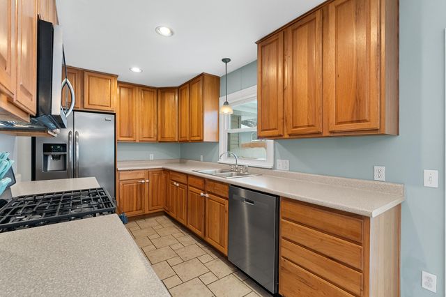 232 Glenview Avenue, Paw Paw, MI 49079