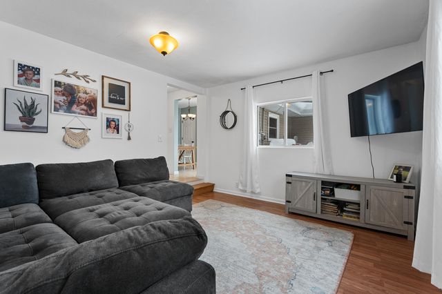 232 Glenview Avenue, Paw Paw, MI 49079