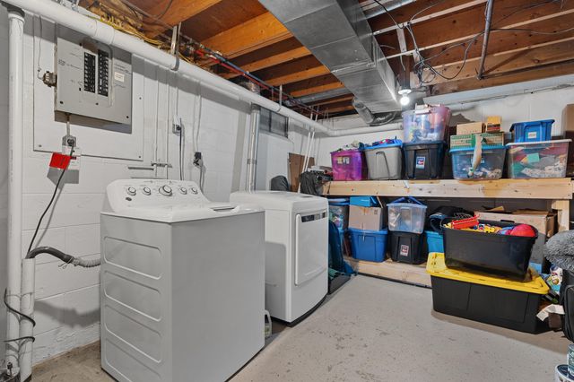 232 Glenview Avenue, Paw Paw, MI 49079