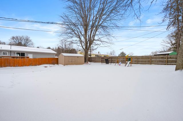 232 Glenview Avenue, Paw Paw, MI 49079