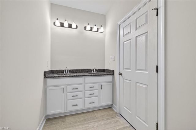 1004 Gadsby LN, Williamsburg, VA 23185