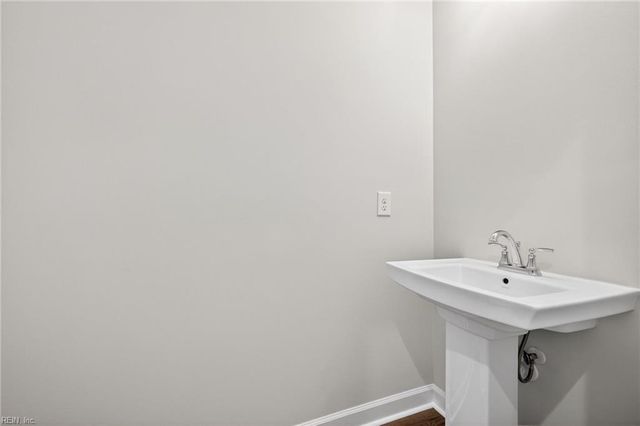 1004 Gadsby LN, Williamsburg, VA 23185