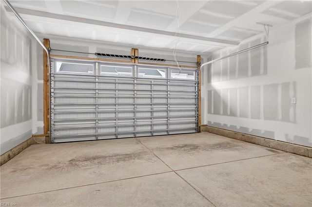 1004 Gadsby LN, Williamsburg, VA 23185