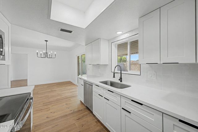 9684 W VOGEL Avenue, Peoria, AZ 85345