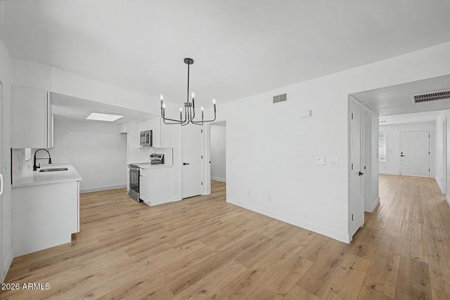 9684 W VOGEL Avenue, Peoria, AZ 85345