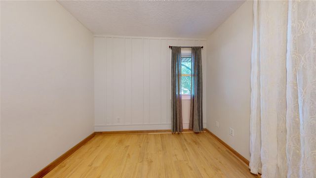 8826 Woodmayr Drive, Norwalk, IA 50211
