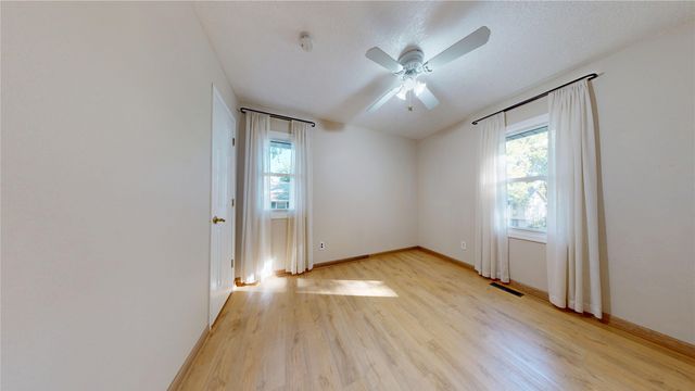 8826 Woodmayr Drive, Norwalk, IA 50211