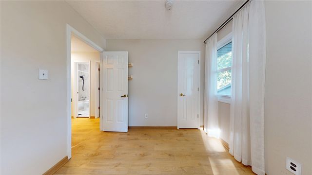 8826 Woodmayr Drive, Norwalk, IA 50211