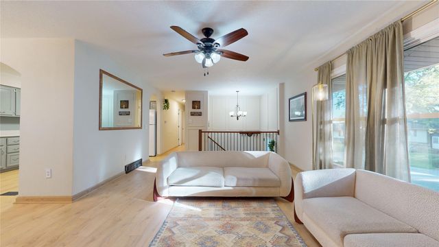 8826 Woodmayr Drive, Norwalk, IA 50211