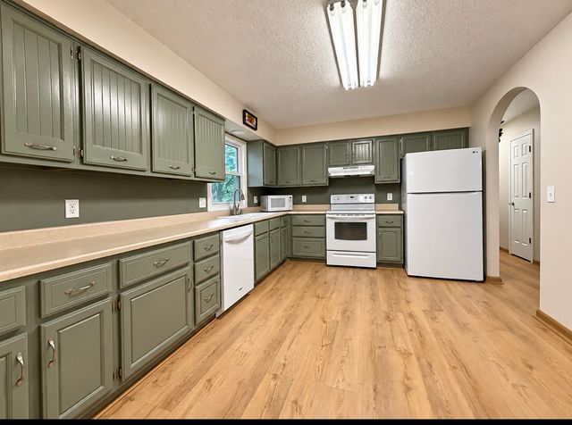 8826 Woodmayr Drive, Norwalk, IA 50211