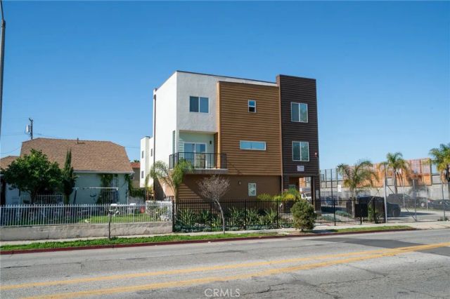 1491 Atlantic Avenue, Long Beach, CA 90813