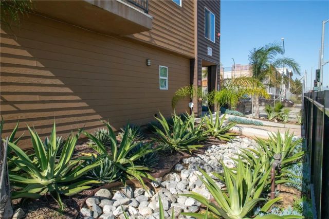 1491 Atlantic Avenue, Long Beach, CA 90813