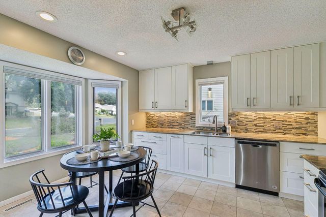 15549 Michele Lane, Eden Prairie, MN 55346