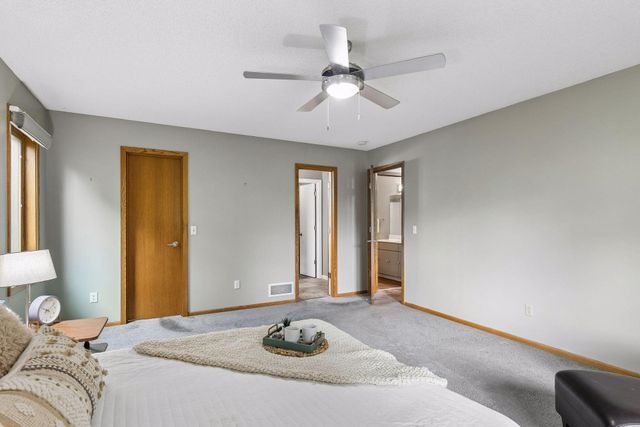 15549 Michele Lane, Eden Prairie, MN 55346