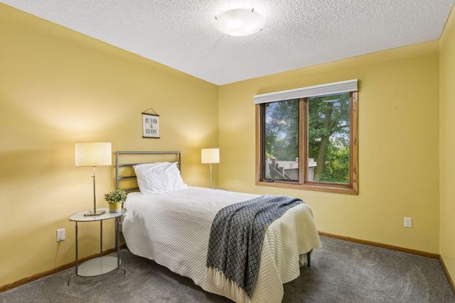 15549 Michele Lane, Eden Prairie, MN 55346