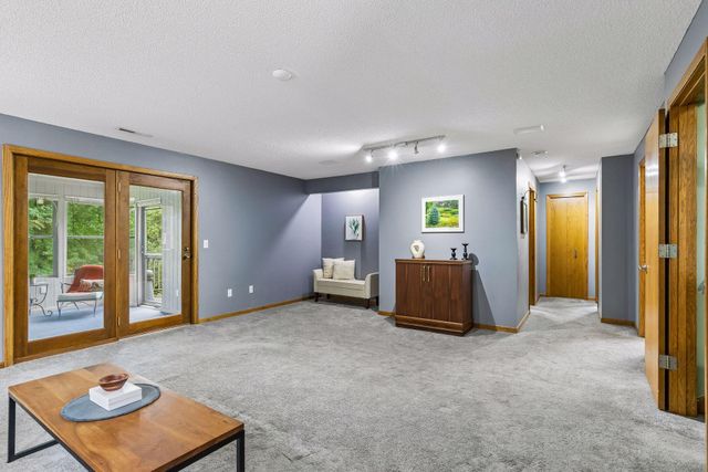 15549 Michele Lane, Eden Prairie, MN 55346