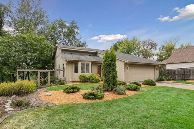 15549 Michele Lane, Eden Prairie, MN 55346