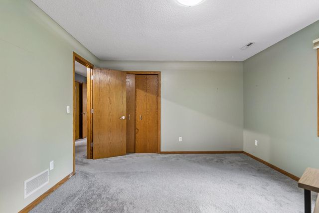 15549 Michele Lane, Eden Prairie, MN 55346