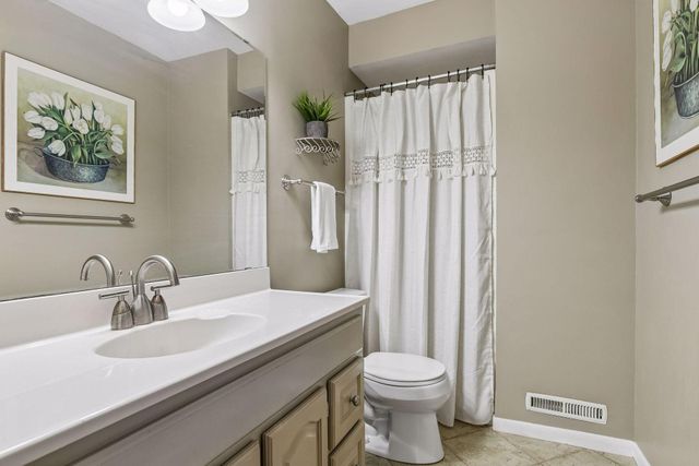15549 Michele Lane, Eden Prairie, MN 55346