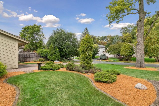 15549 Michele Lane, Eden Prairie, MN 55346