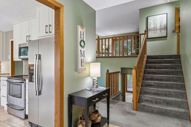 15549 Michele Lane, Eden Prairie, MN 55346