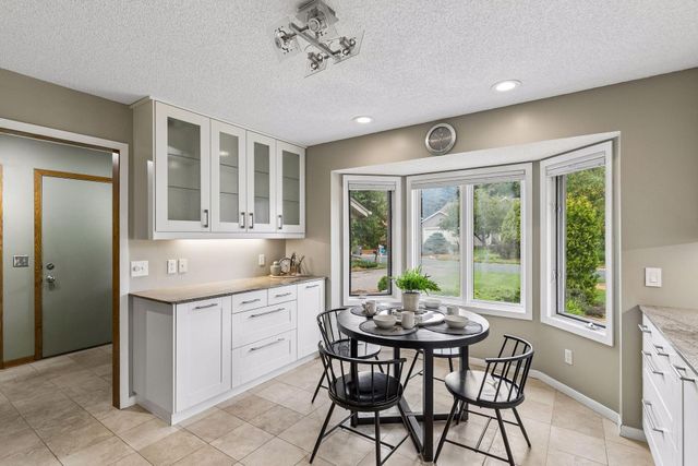 15549 Michele Lane, Eden Prairie, MN 55346