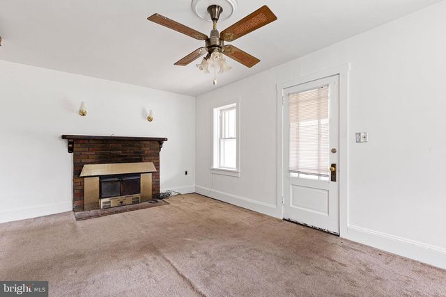 2061 PLEASANT VALLEY RD, Newark, DE 19702