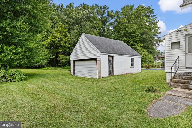 2061 PLEASANT VALLEY RD, Newark, DE 19702