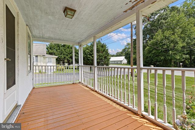 2061 PLEASANT VALLEY RD, Newark, DE 19702