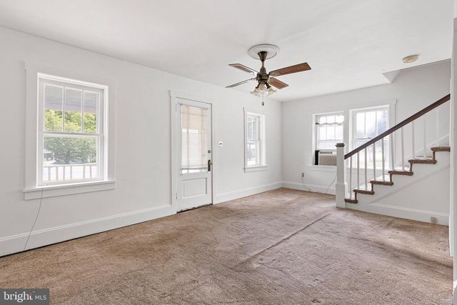 2061 PLEASANT VALLEY RD, Newark, DE 19702