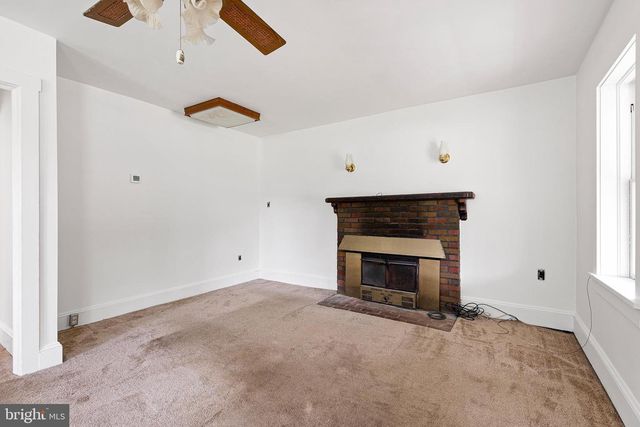 2061 PLEASANT VALLEY RD, Newark, DE 19702