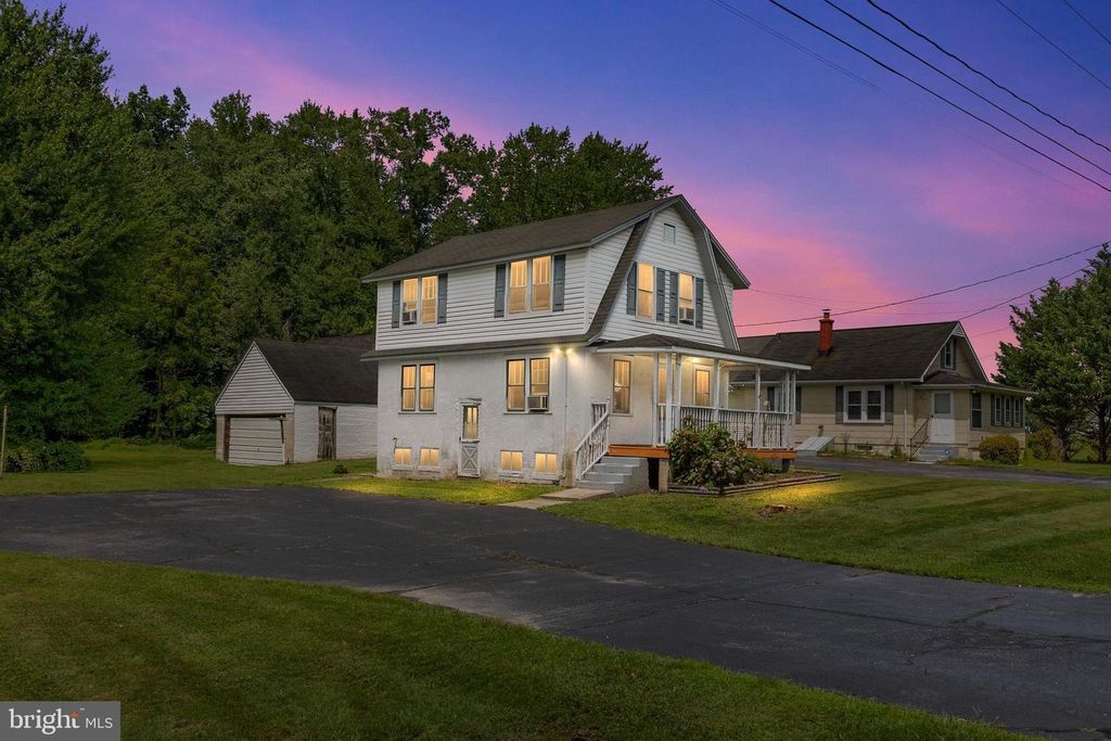 2061 PLEASANT VALLEY RD, Newark, DE 19702