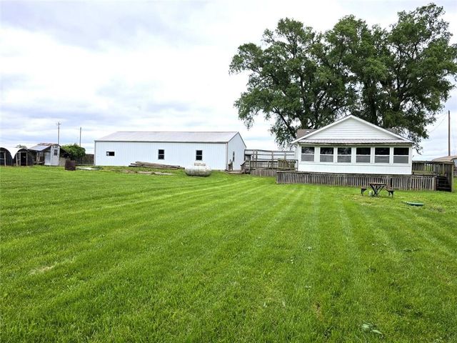 23151 207th Street, Tonganoxie, KS 66086