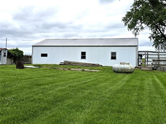 23151 207th Street, Tonganoxie, KS 66086