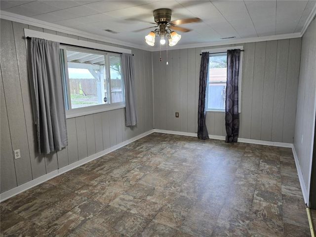 23151 207th Street, Tonganoxie, KS 66086