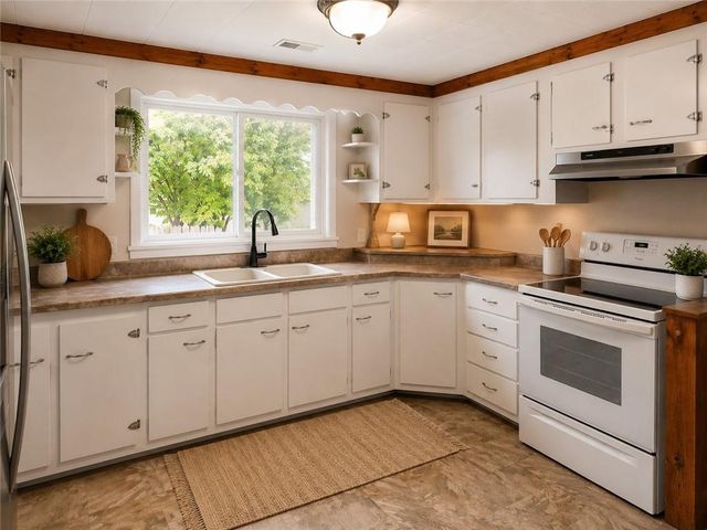 23151 207th Street, Tonganoxie, KS 66086