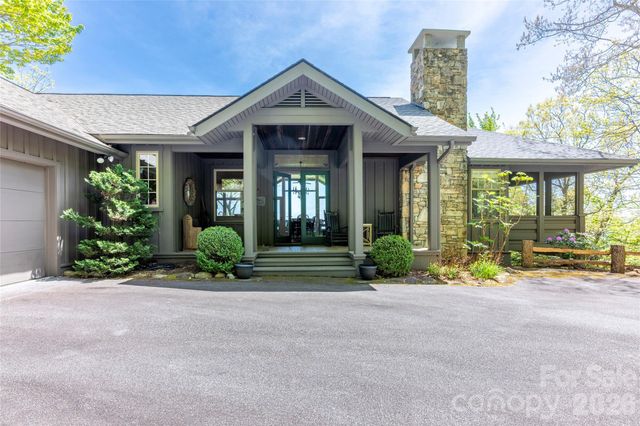 562 Panther Ridge Road, Lake Toxaway, NC 28747